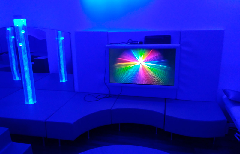 En las salas SXH la voz y la música se pueden convertir en colores o vibración.