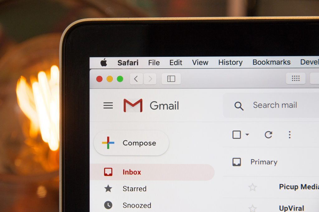 Pantalla de ordenador con Gmail