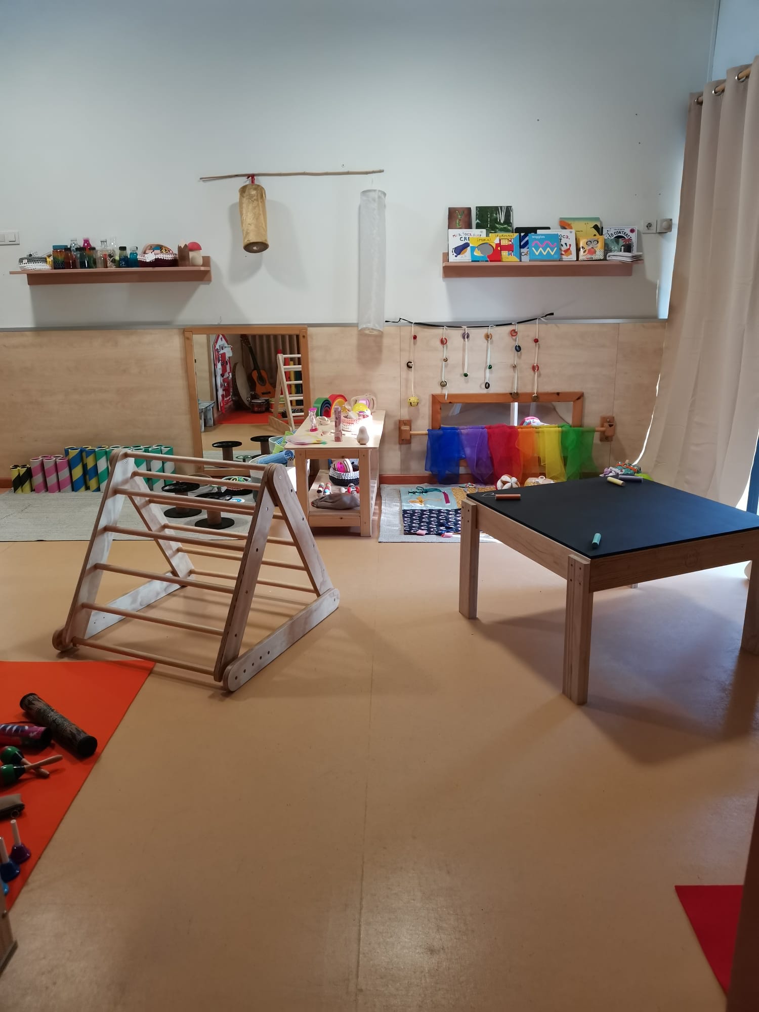 aula de estimulación sensorial en un espacio educativo para la primera infancia